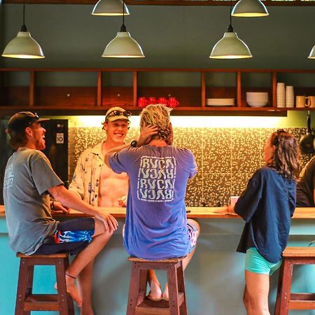 Kuta  Pipes Hostel מראה חיצוני תמונה