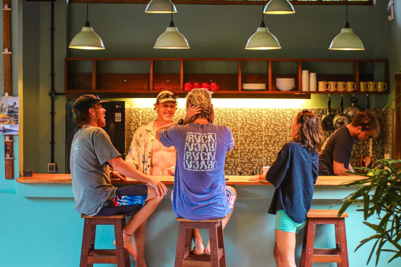 Kuta  Pipes Hostel מראה חיצוני תמונה