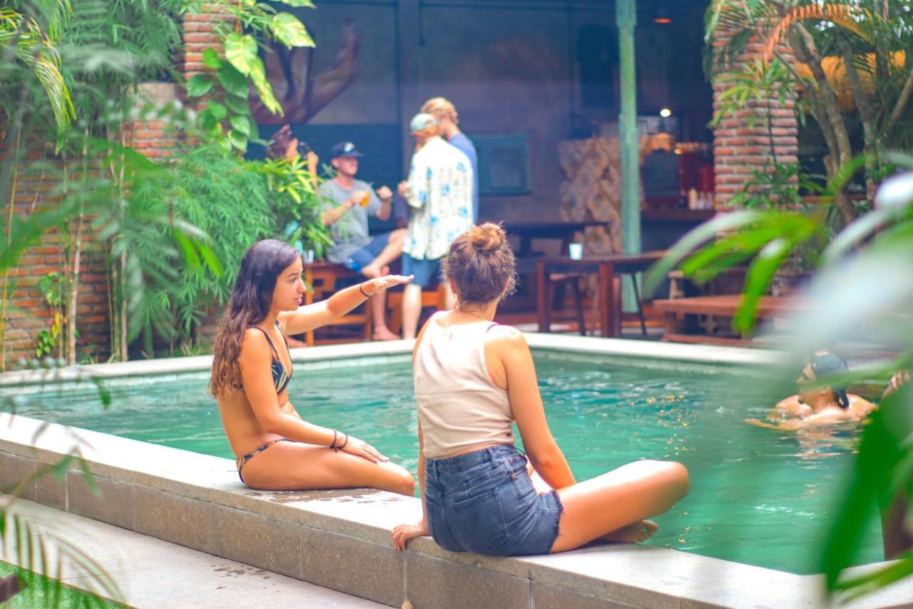 Kuta  Pipes Hostel מראה חיצוני תמונה